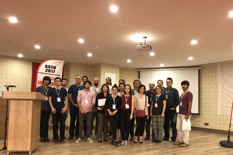 ALKÜ ÖĞRENCİLERİ YOGAYLA STRES ATTI