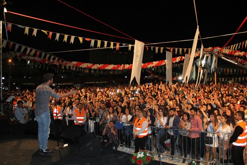 Alanya Alaaddin Keykubat Üniversitesi (ALKÜ) 2. Bilim Kültür ve Sanat Şenlikleri bu yıl da birçok renkli etkinliğe ev sahipliği yaptı.